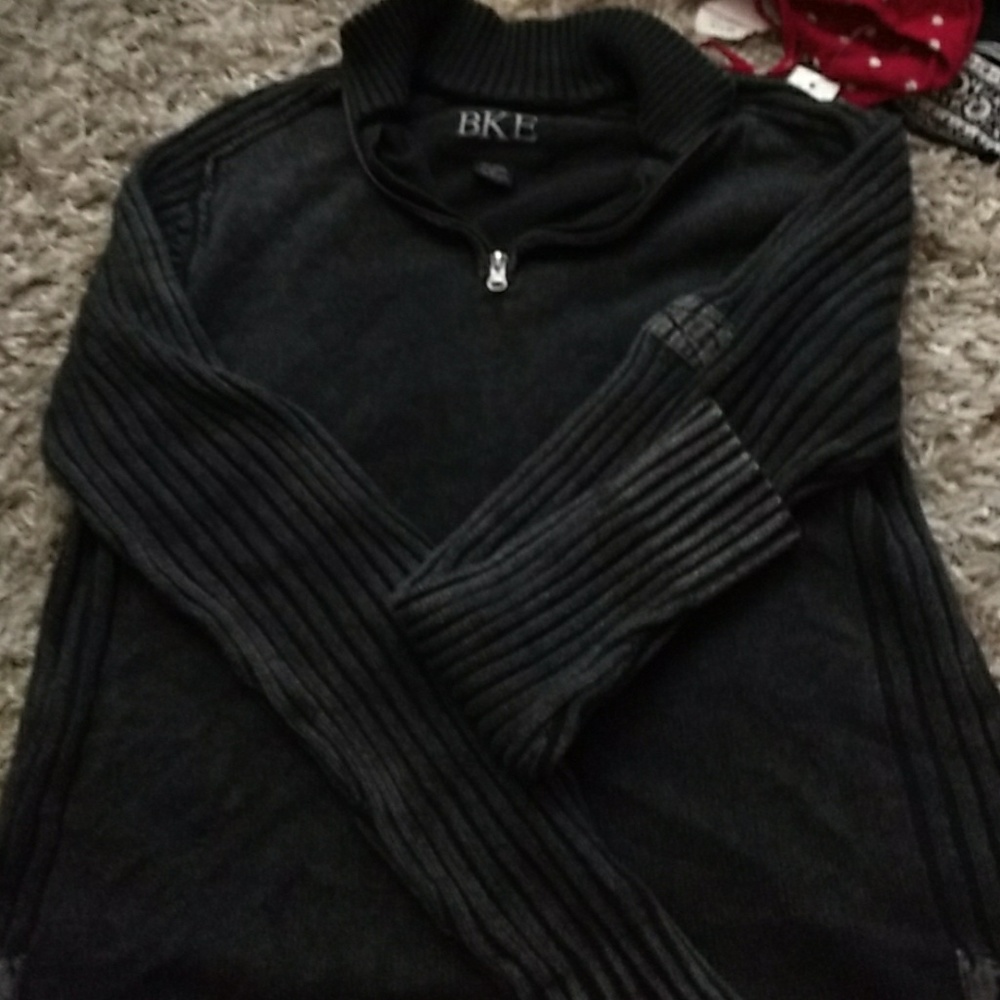Black pullover